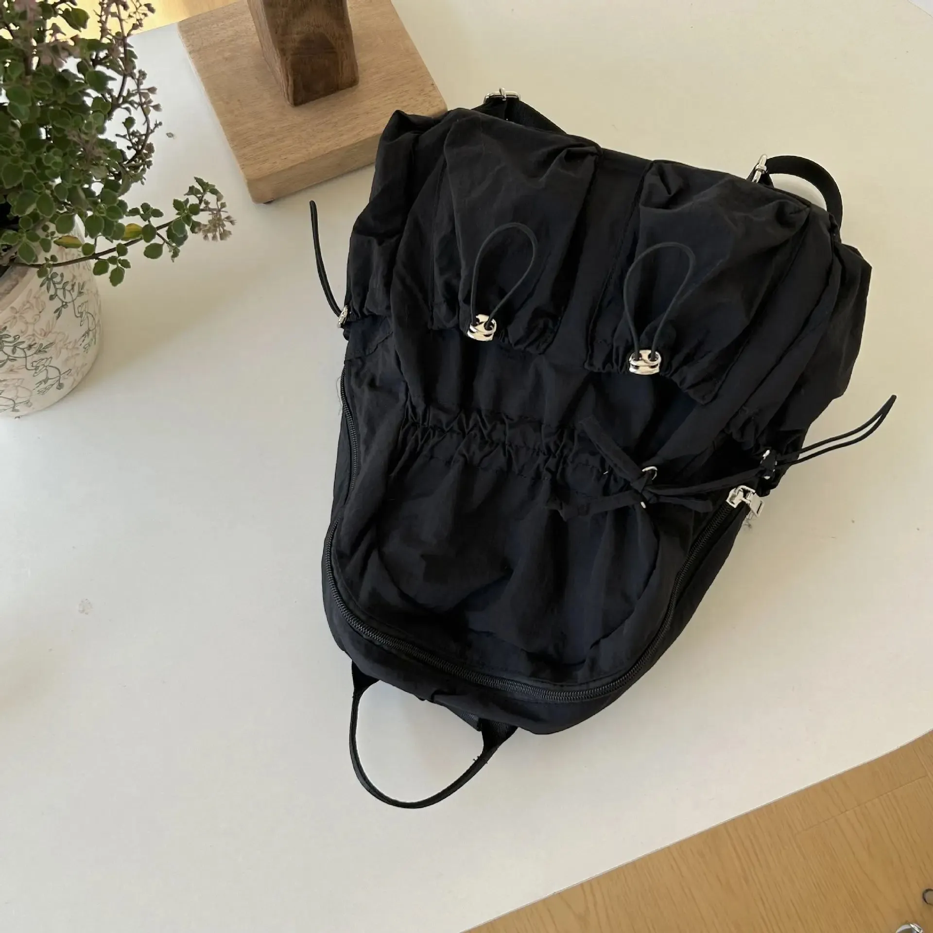 Korean Simple Nylon Summer Beach Pleated Women Backpack Students School Girl Backpack Travel Commuter Backpacks for Women